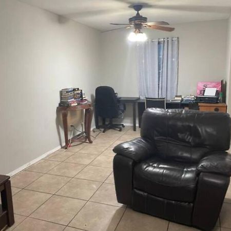 Great Getaway 2 Story Home! Harlingen Tx Zewnętrze zdjęcie