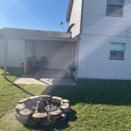 Great Getaway 2 Story Home! Harlingen Tx Zewnętrze zdjęcie