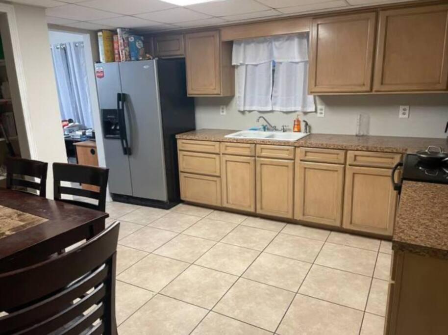 Great Getaway 2 Story Home! Harlingen Tx Zewnętrze zdjęcie
